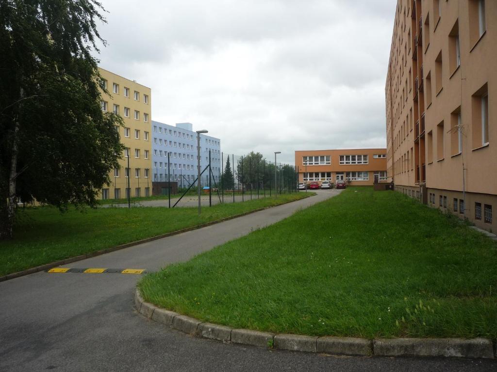 Koleje J.A.Komenskeho Брно Экстерьер фото